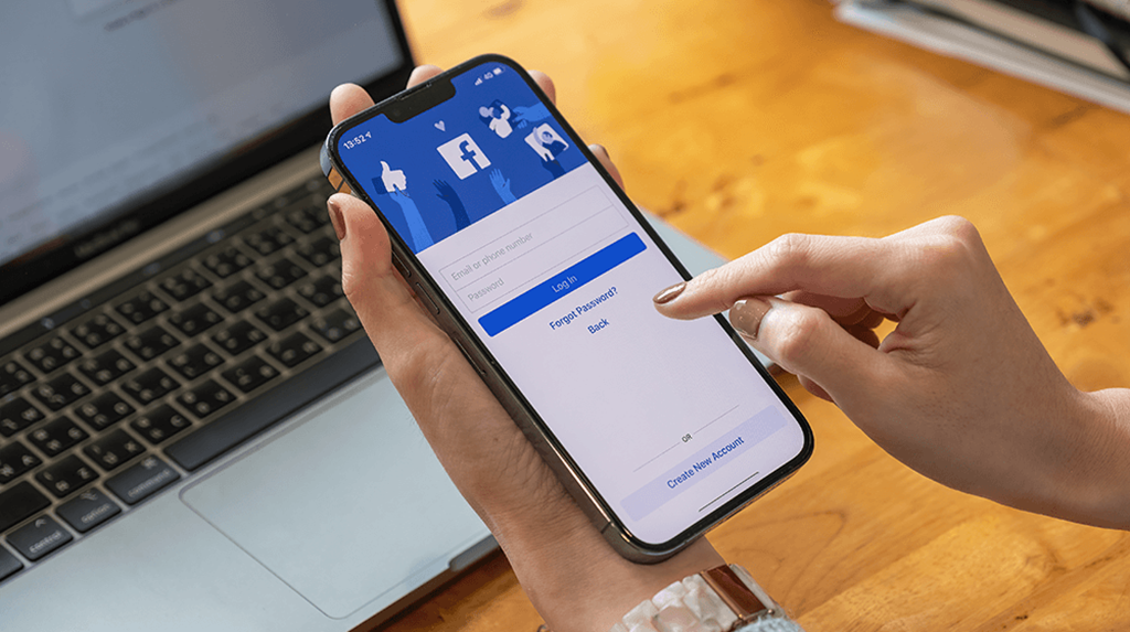 What are the benefits of Facebook for business?